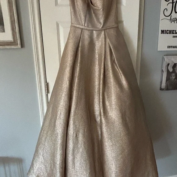 Mac Duggal Shimmering Gold One-Shoulder Gown - Picture 5 of 5